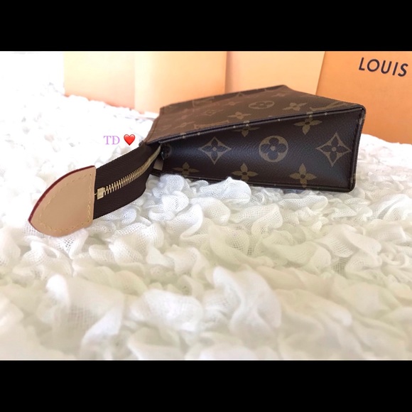 🎁BRAND NEW LOuis Vuitton Toiletry 19 - Picture 4 of 9